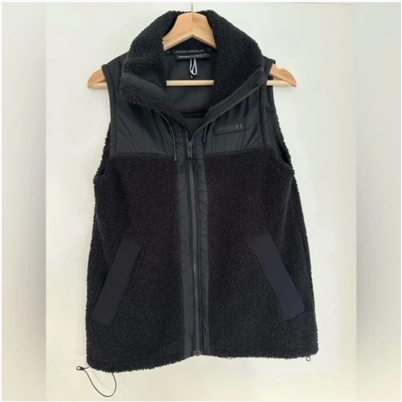 Like-New- Under Armour Black Mission Boucle Sherpa Vest (S) - Picture 1 of 9